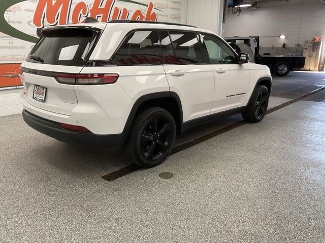 2023 Jeep Grand Cherokee Utility 4D Altitude 4WD - Image 7