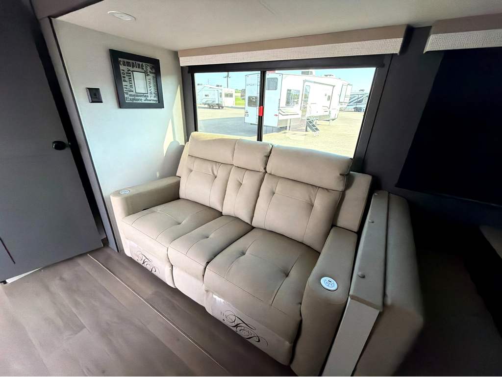 2027 VENTURE RV STRATUS 261VRB - Image 24