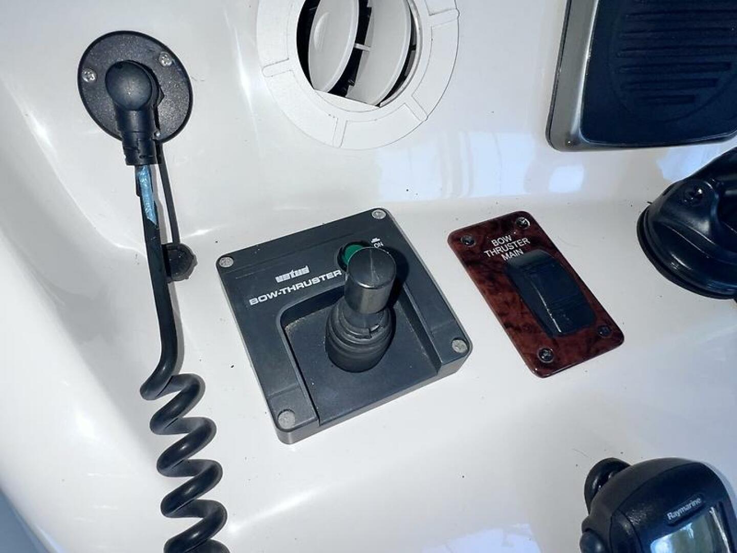 2003 Sea Ray 480 Sedan Bridge - Image 19