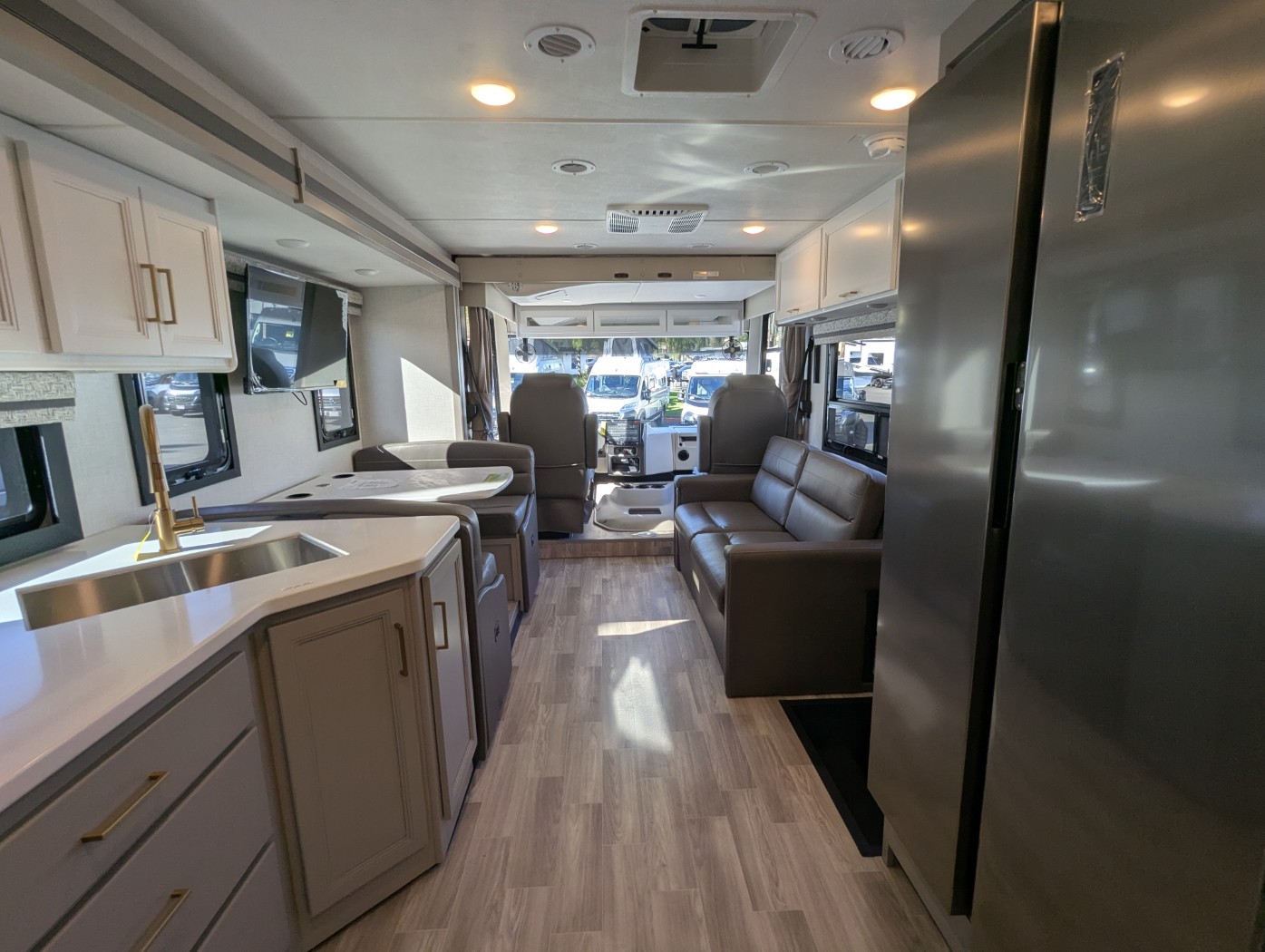 2026 Thor Motor Coach Windsport 35J - Image 33