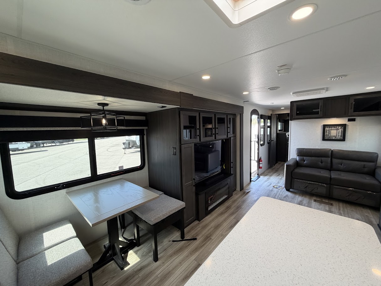 2026 VENTURE RV SPORTTREK 333VFK - Image 44