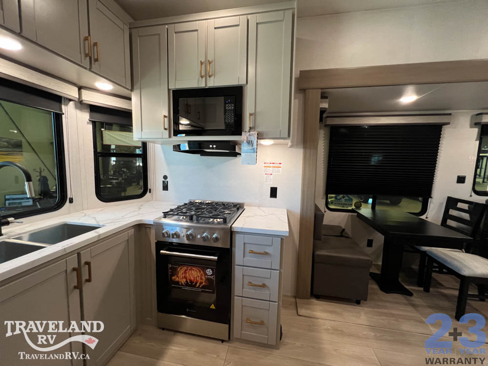 2027 Jayco Jay Flight Bungalow 404LOFT - Image 13