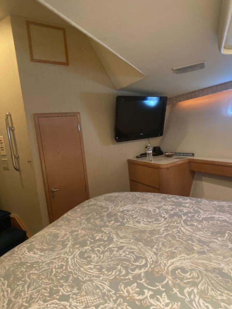 1994 Hatteras 70 Cockpit Motor Yacht - Image 54