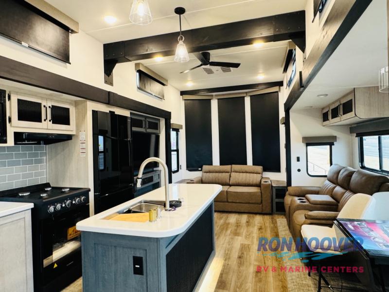 2026 PALOMINO 402LFT - Image 3