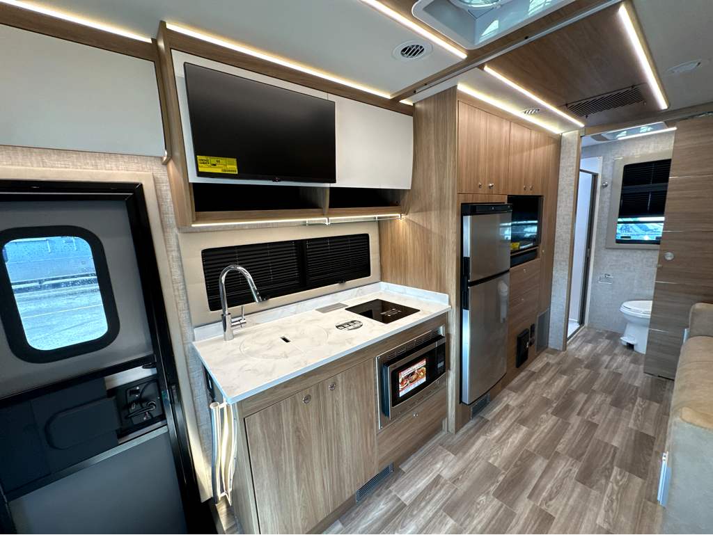 2026 TIFFIN WAYFARER 25 XRW - Image 12
