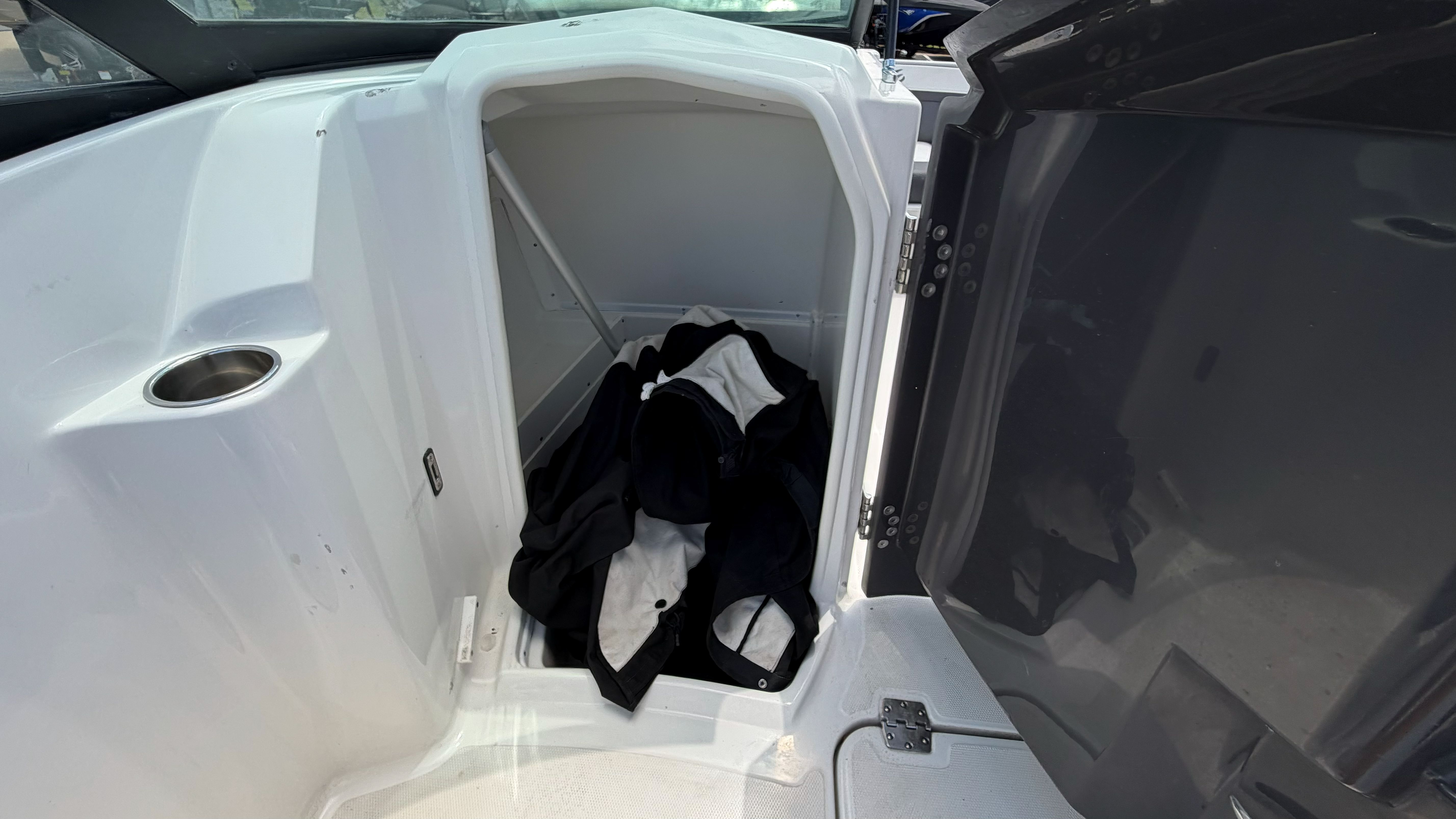 2024 Monterey M4 - Image 7