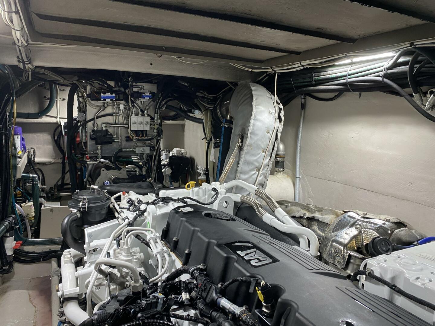 2022 Custom Freestyle Marine 32 - Image 20