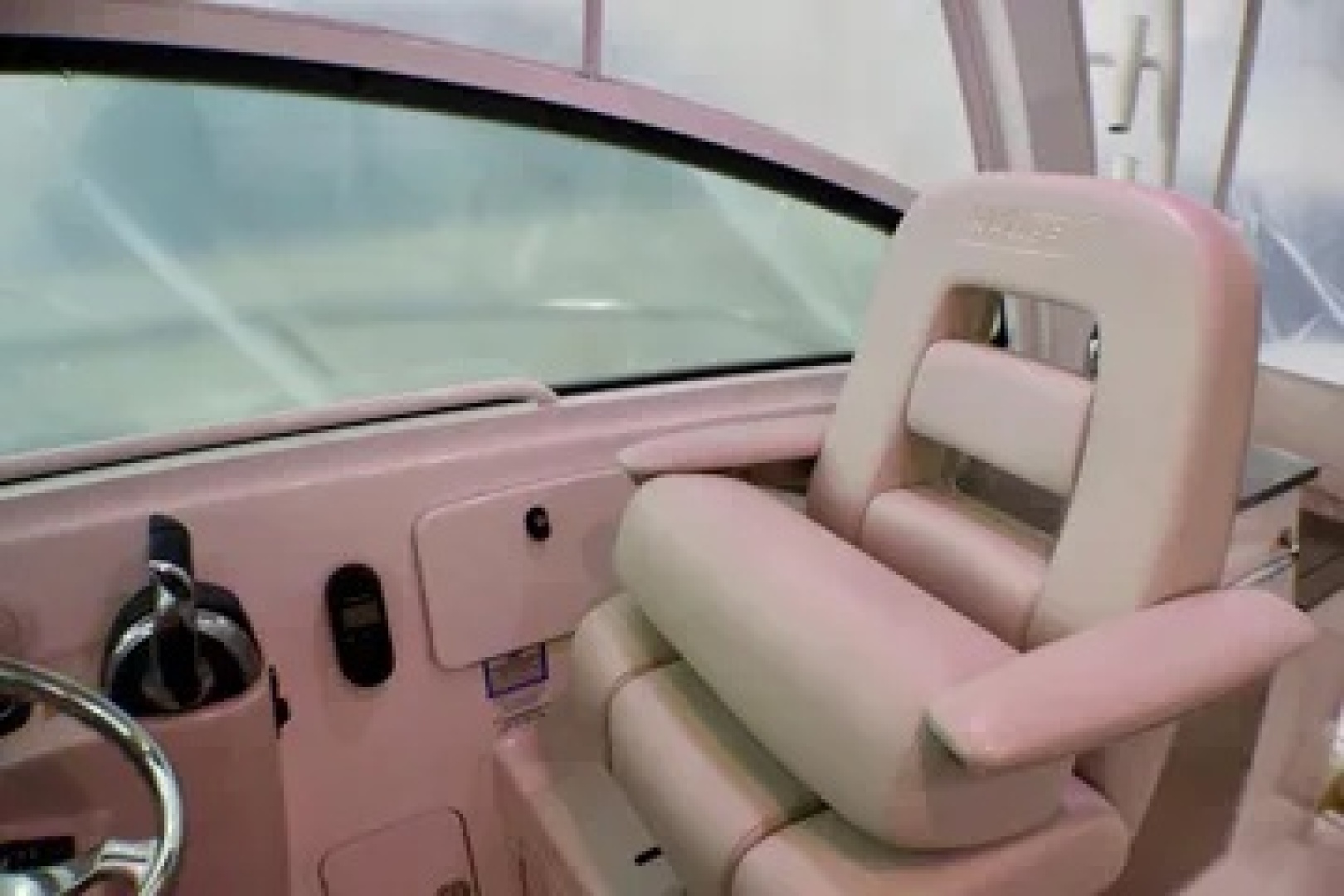 2020 Boston Whaler Conquest - Image 10