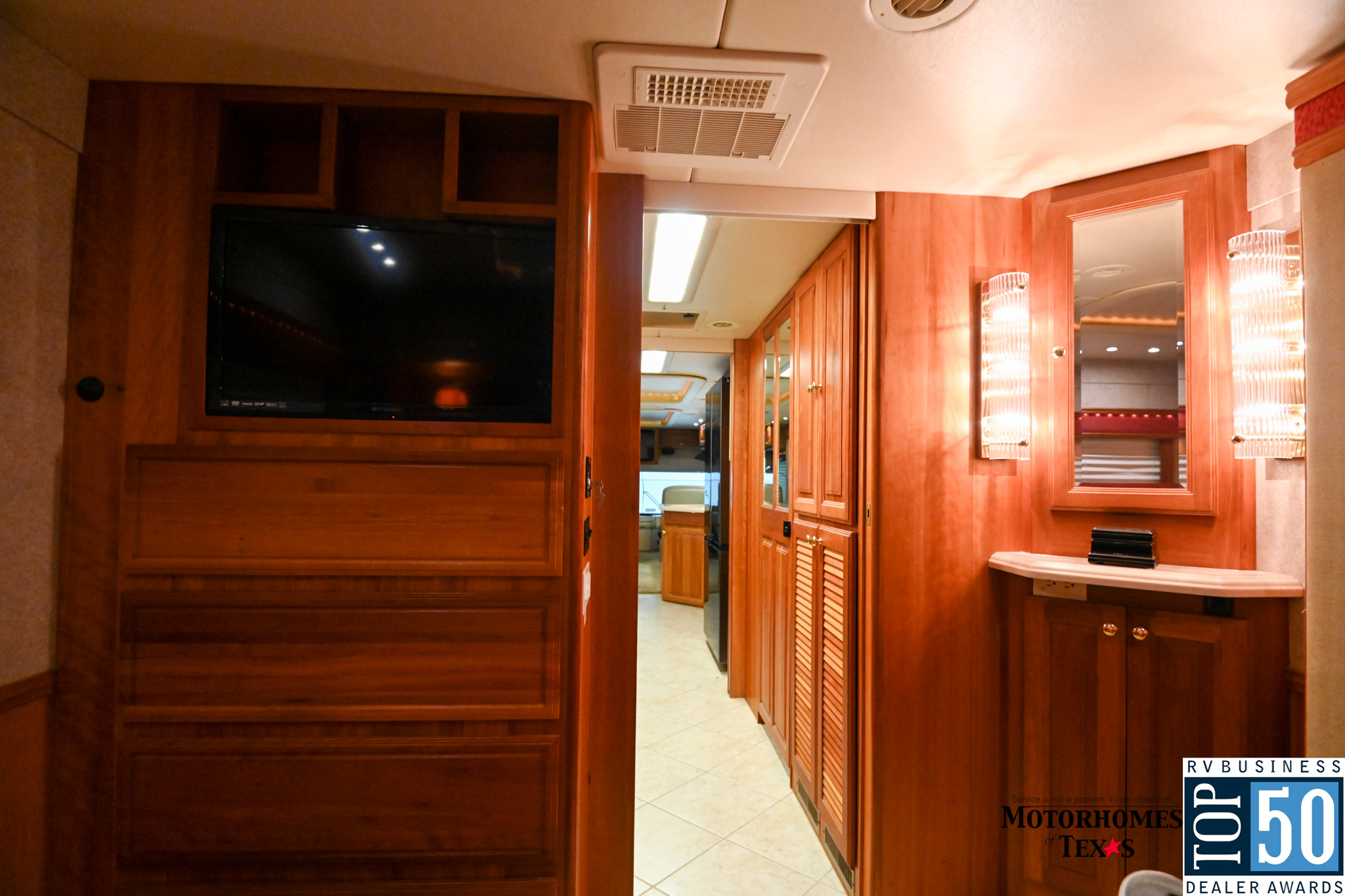 2002 Foretravel U320 4020 PBDS - interior 15