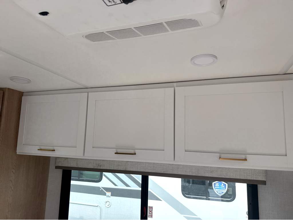 2027 THOR MOTOR COACH MAGNITUDE GA21 - Image 16