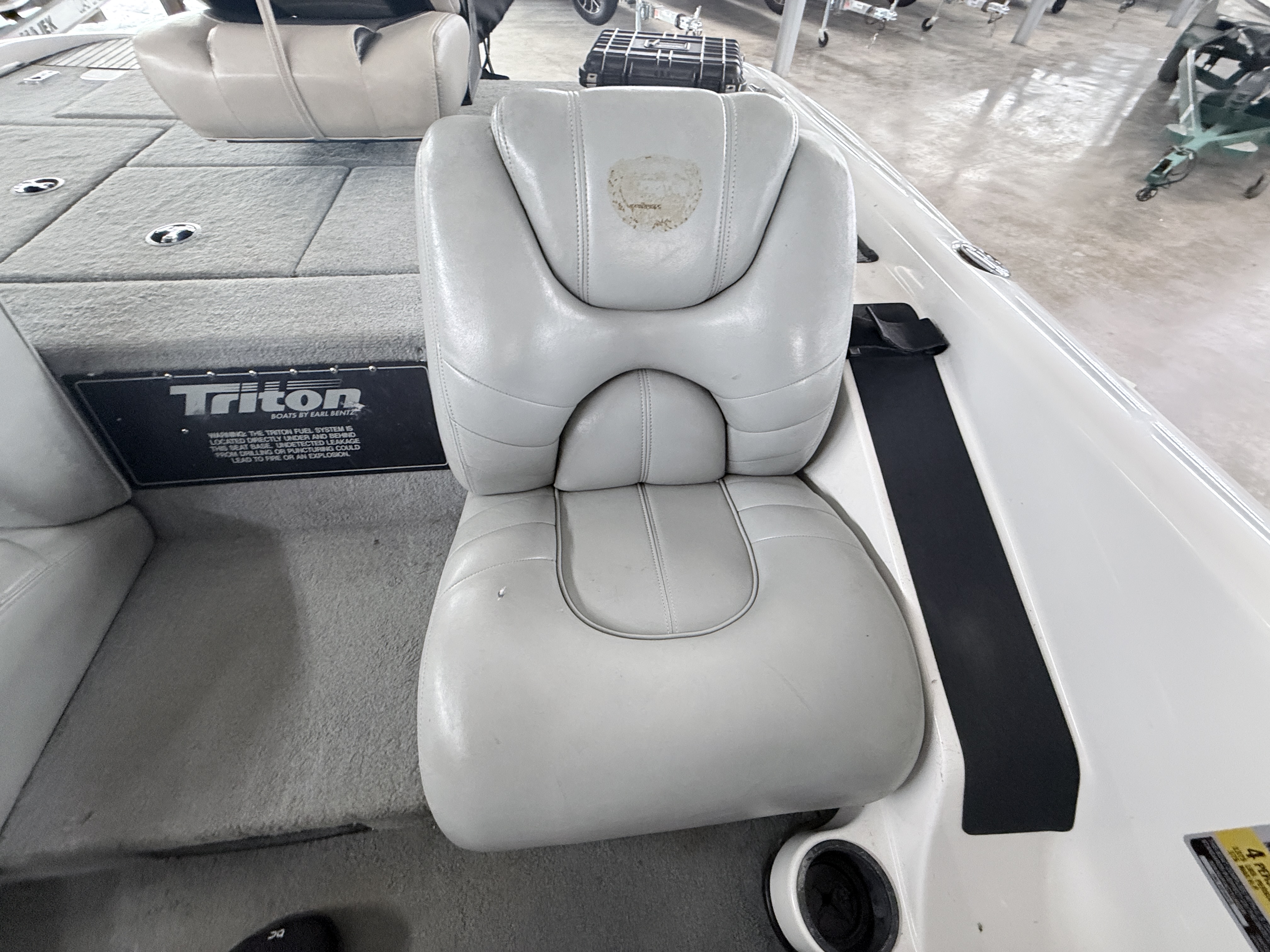 2003 TRITON 2003 TR-186DC - Image 10