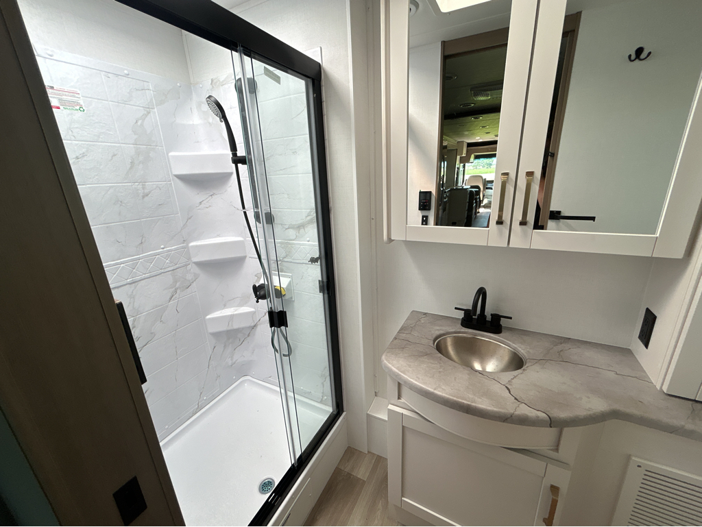 2027 JAYCO PRECEPT 36C - Image 17