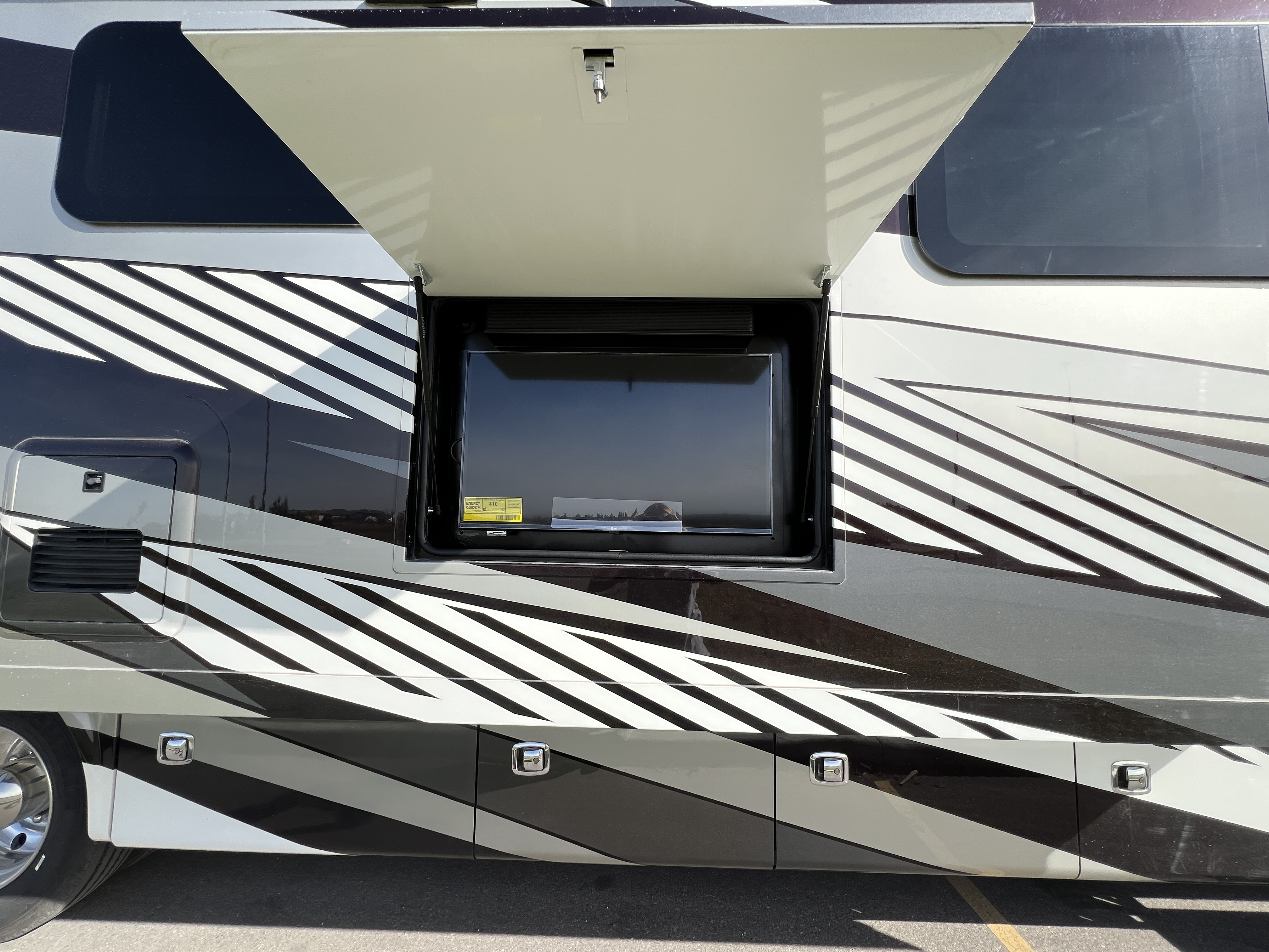 2025 Tiffin Open Road Allegro 34 PA - Image 12
