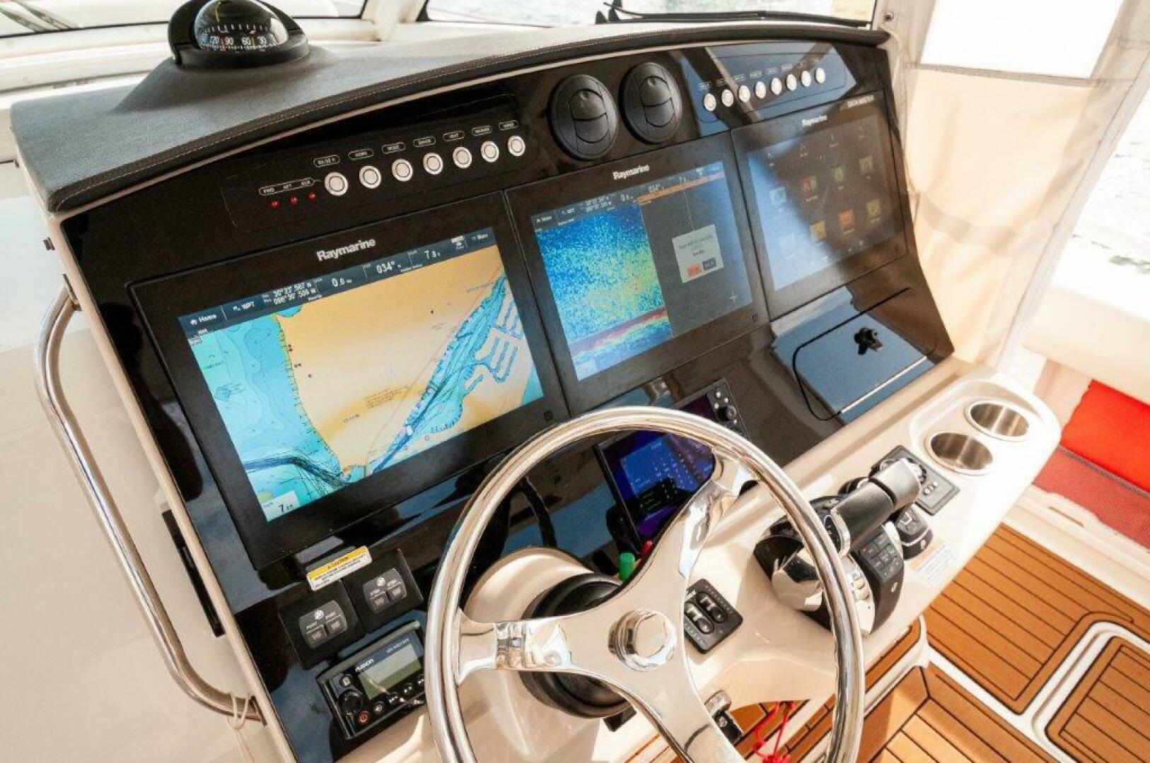 2018 Boston Whaler 420 Outrage - Image 14
