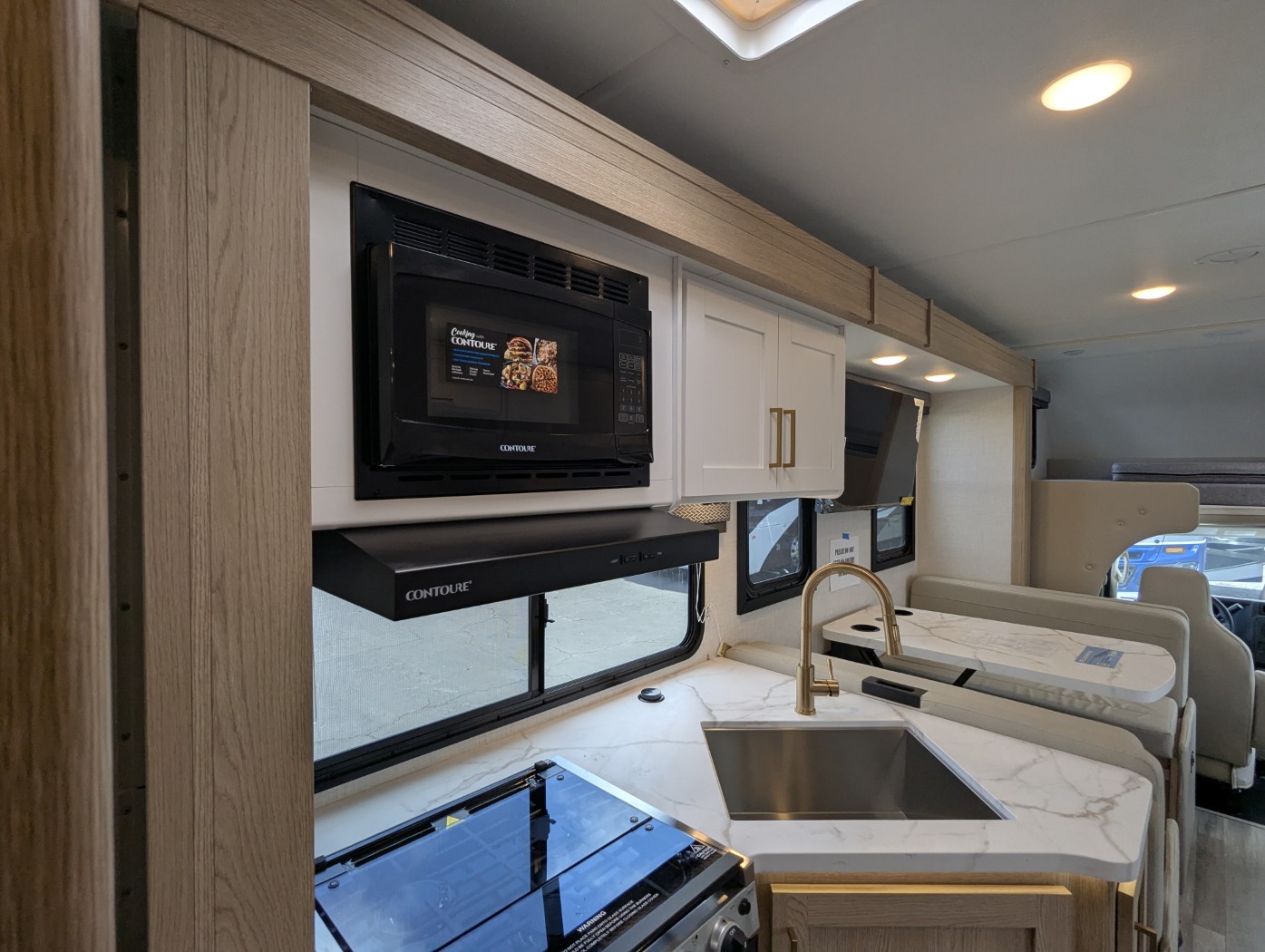 2027 Thor Motor Coach Four Winds 28Z - Image 30