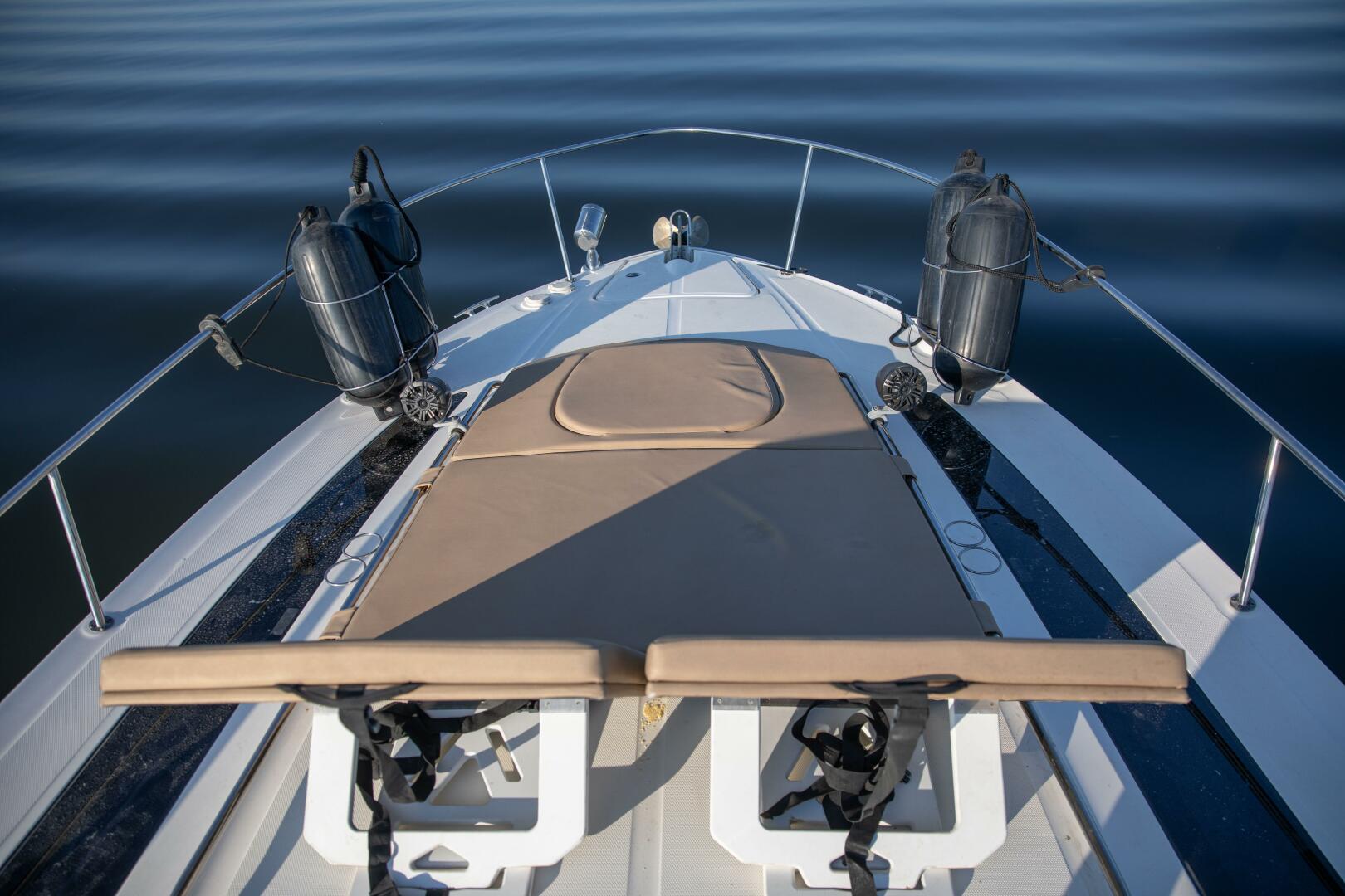 2016 Sea Ray Sundancer 350 - Image 12