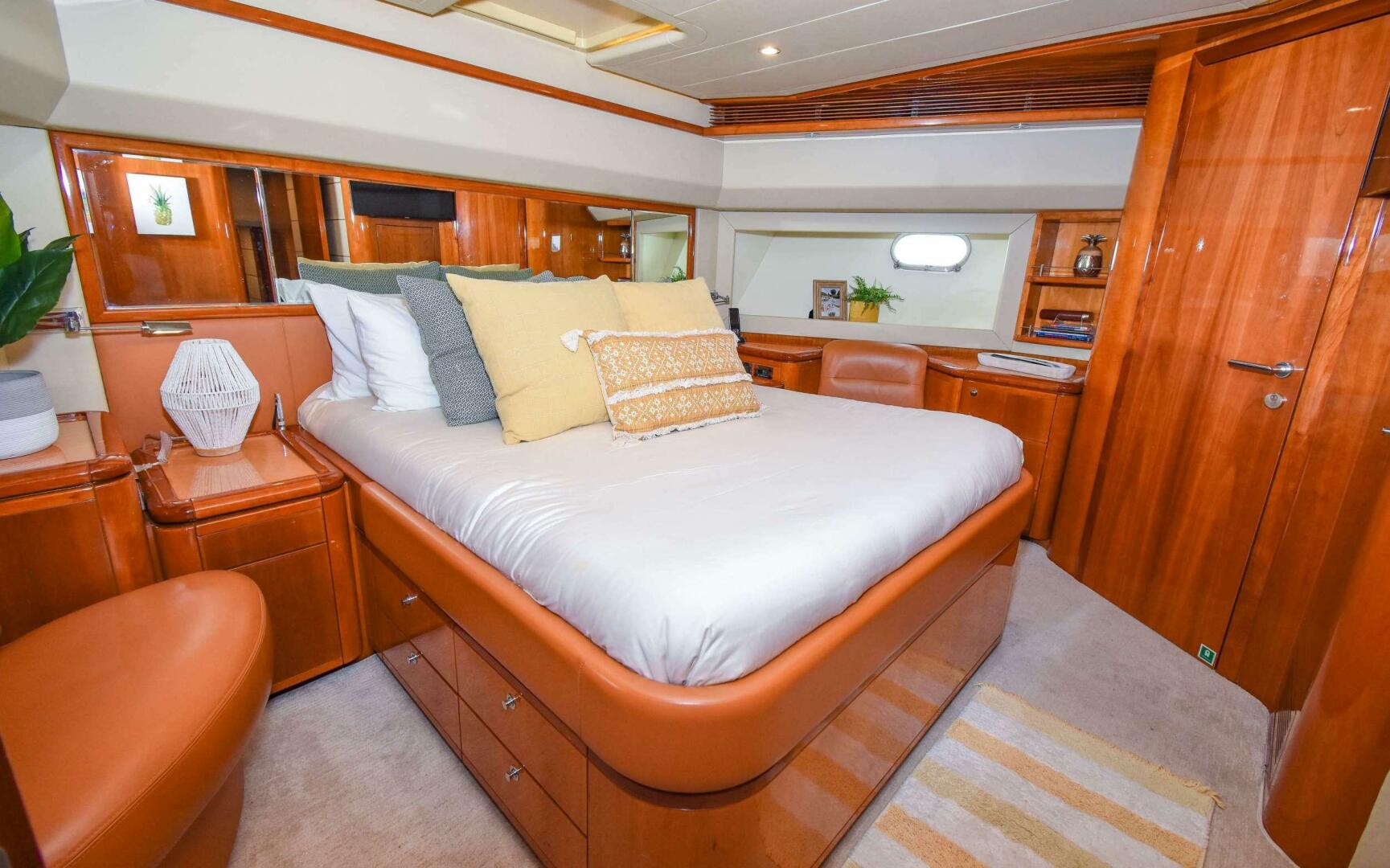 2006 Ferretti Yachts 881 - Image 10