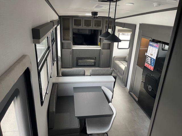 2025 ROCKWOOD SIGNATURE 375RL - Image 35