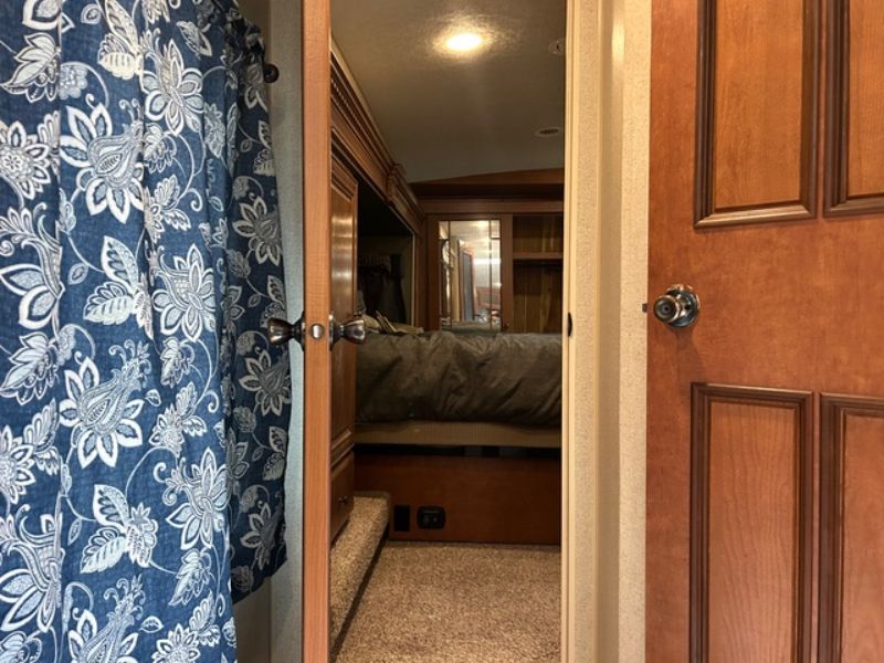 2017 Northwood Arctic Fox 35-5Z - Image 12