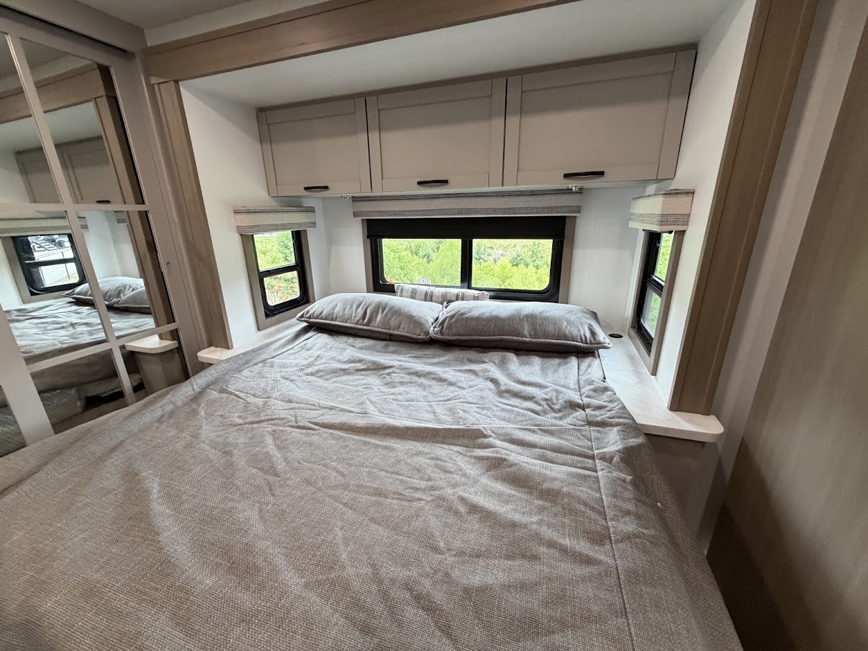 2027 JAYCO GREYHAWK XL 32U - Image 41