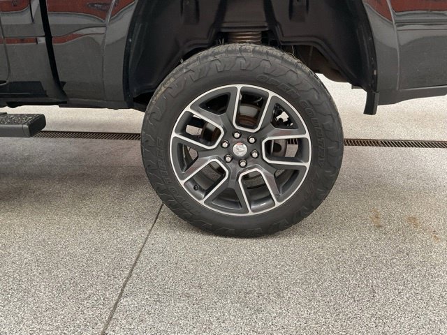 2019 Ram 1500 Pickup-V8 Crew Cab Laramie 4WD - Image 10