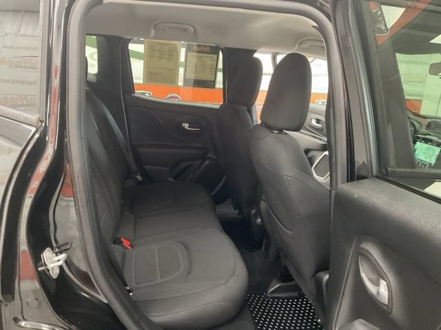 2022 Jeep Renegade Utility 4D Latitude 4WD - Image 29