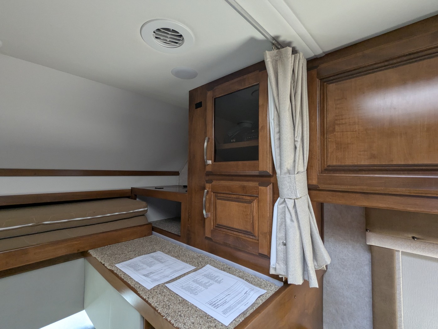 2019 Renegade RV Veracruz 35FWS - Image 10