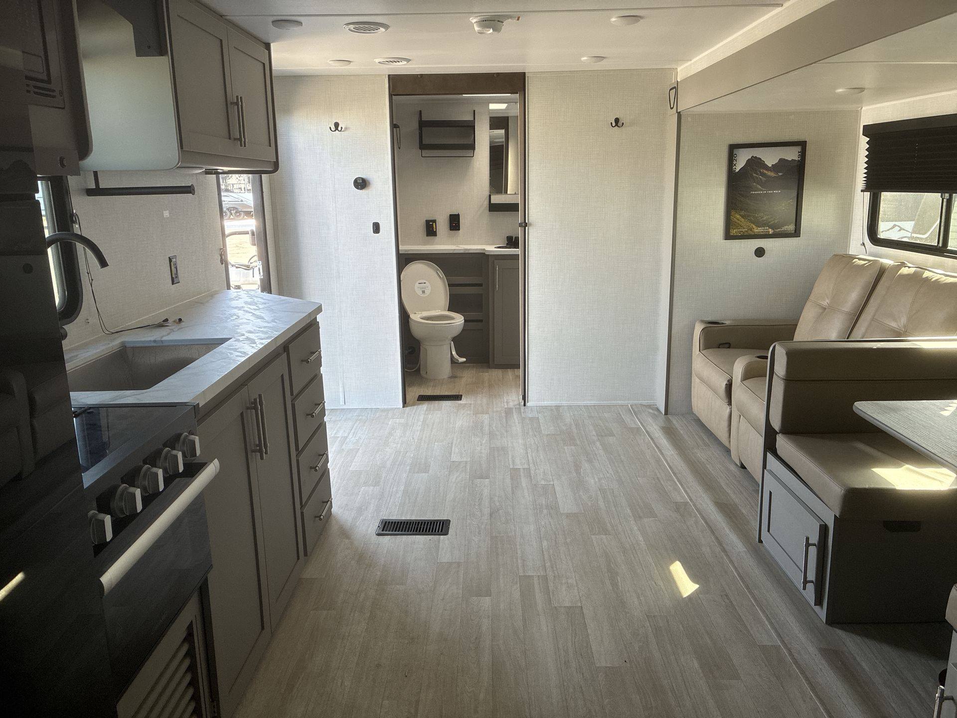 2027 Keystone Hideout 250RBSWE - Image 19
