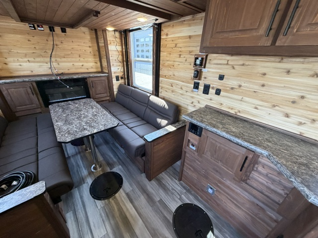 2027 ICE CASTLE RV EXTREME III 8X21 - Image 19