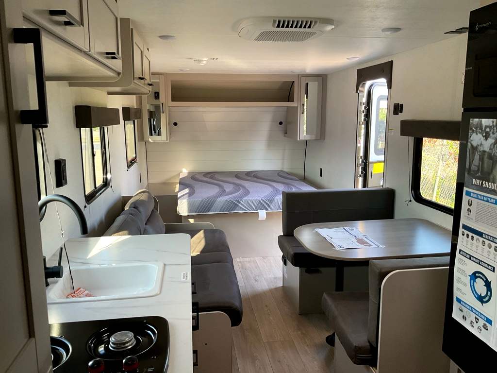 2027 JAYCO Jay Flight 250BH - Image 9