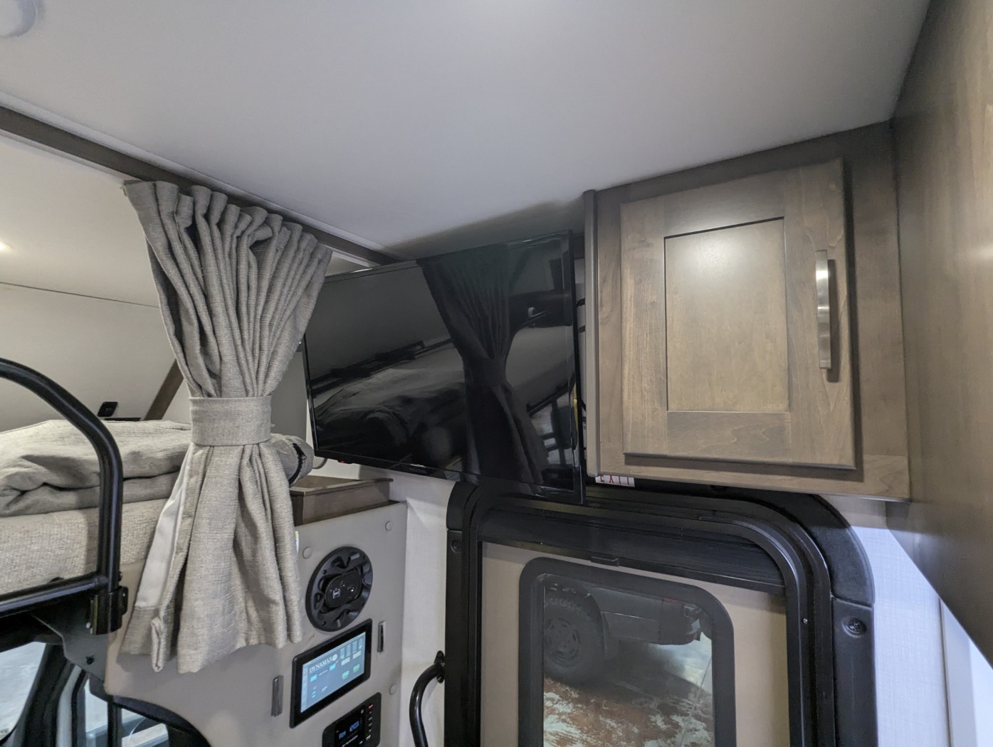 2024 Dynamax Corp Isata 3 Series 24FW - Image 16
