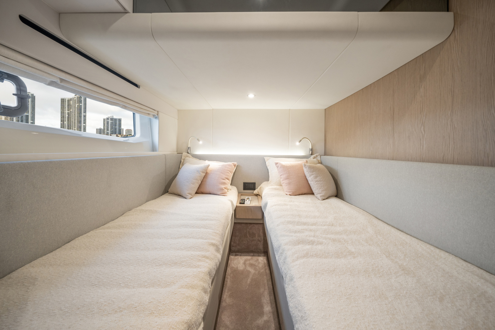 2023 Azimut 53 FLY Base - Image 13