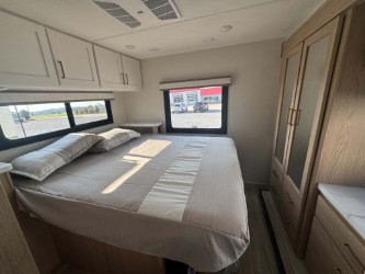 2027 THOR MOTOR COACH MAGNITUDE GA31 - Image 23