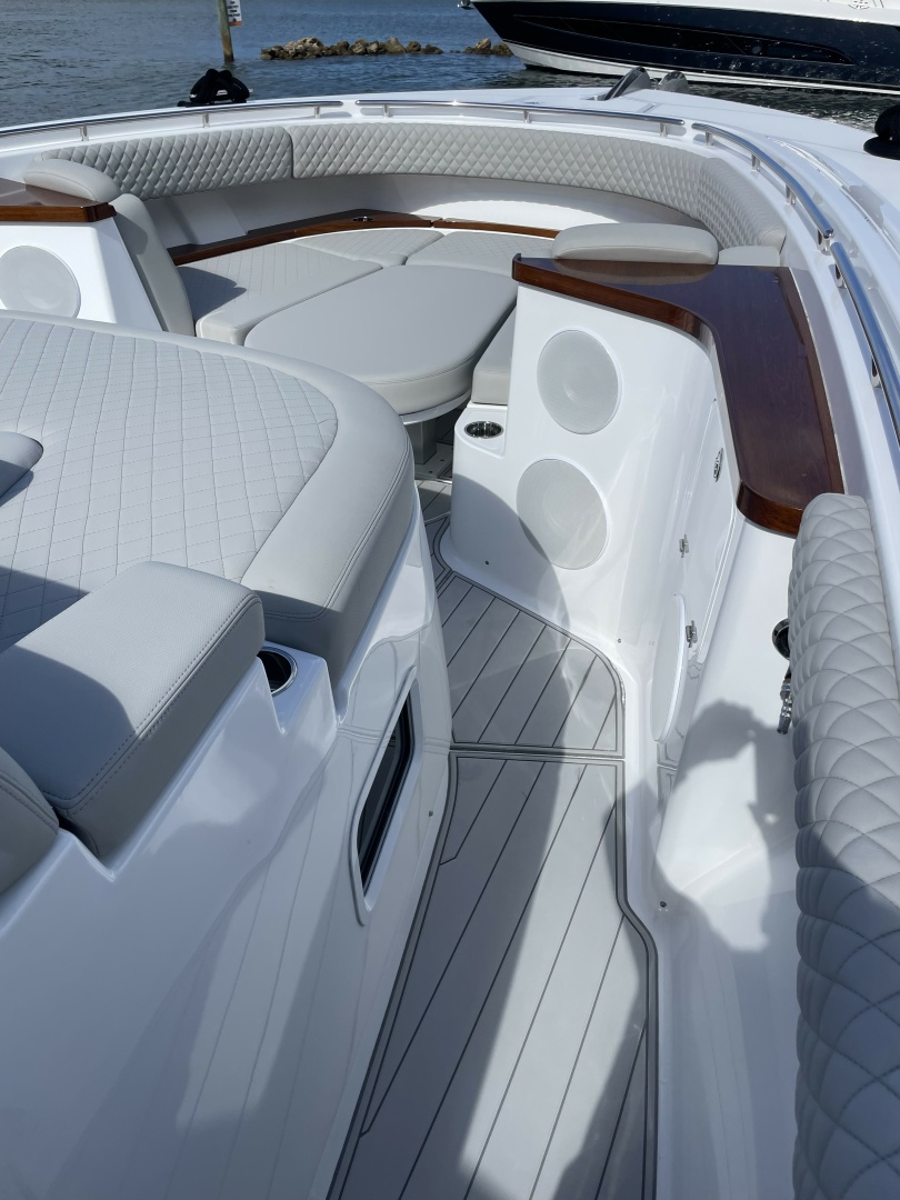 2025 HCB 56 Suenos - Image 20
