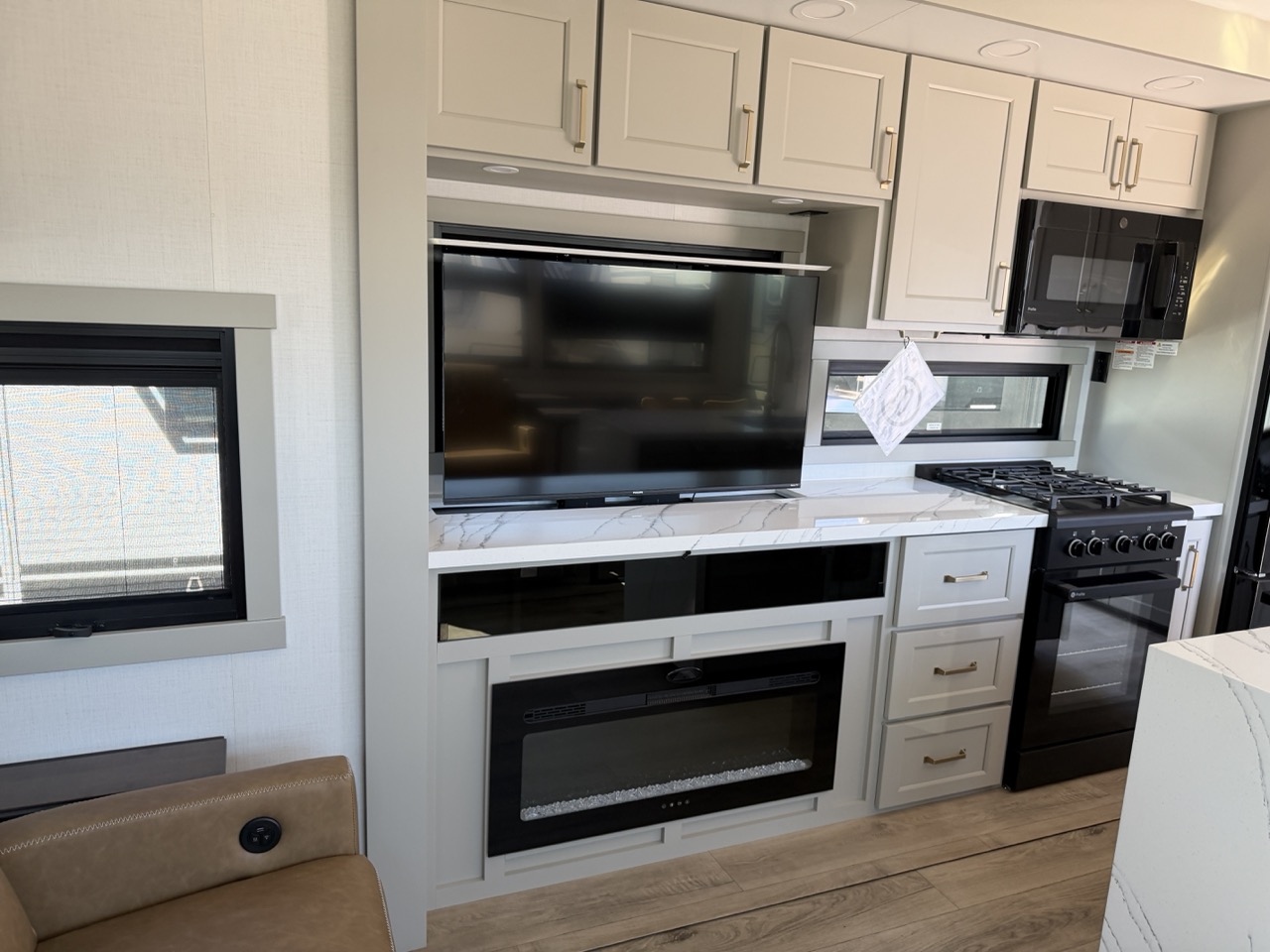2026 Brinkley RV Model G 4100 - Image 16