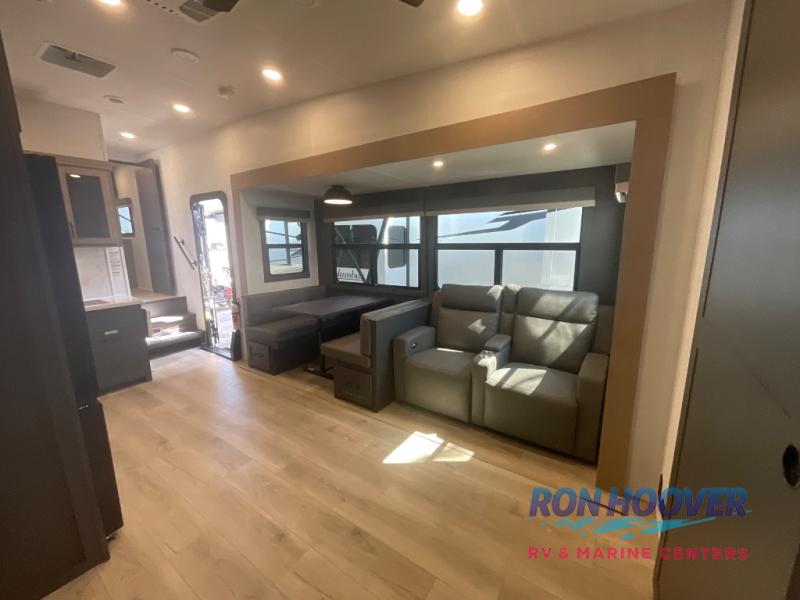 2026 FOREST RIVER 405SBH - Image 36