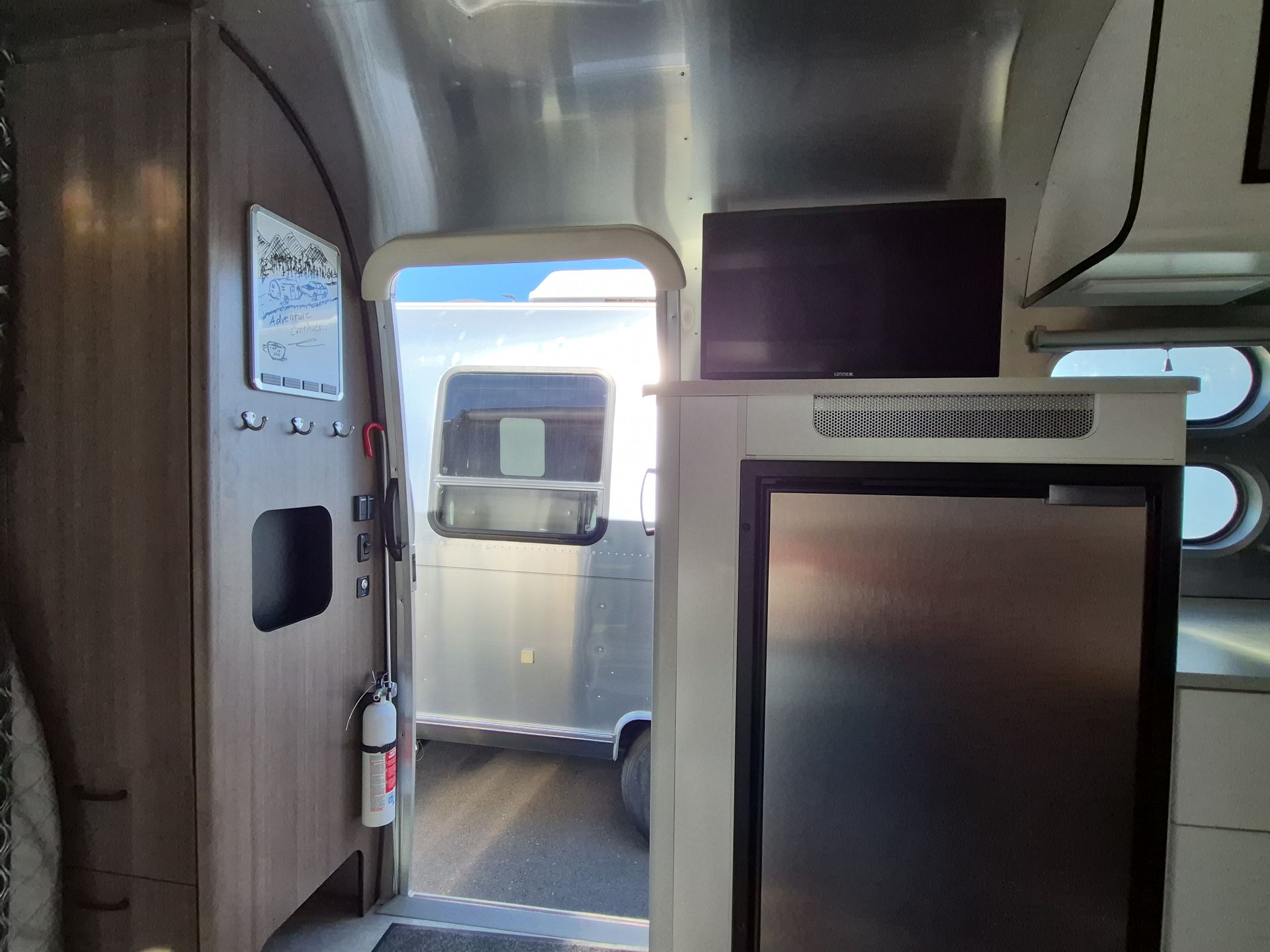 2024 Airstream Caravel 20FB - Image 17