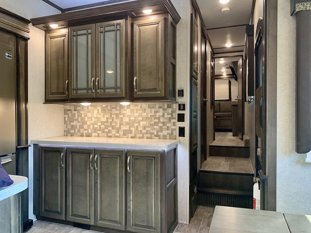 2019 Keystone Montana 3811MS - Image 32