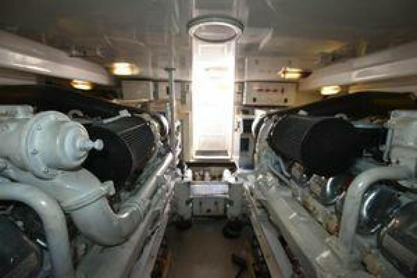 2003 Viking 45 Express - Image 58