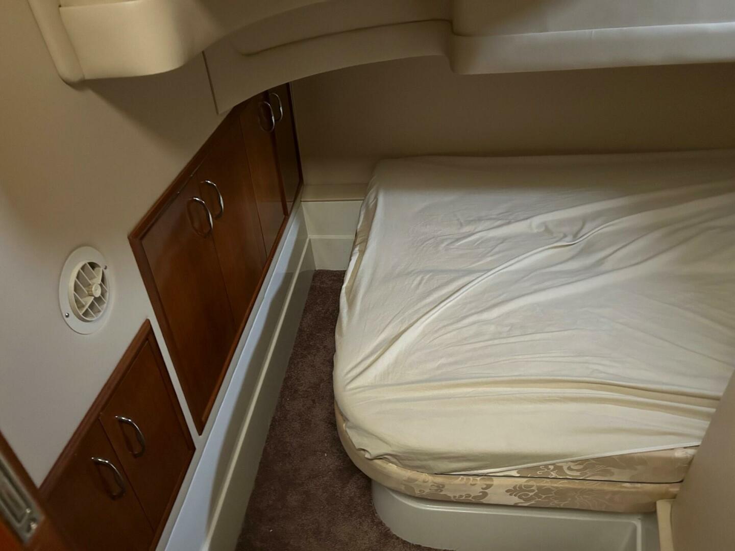 2003 Carver 360 Sport Sedan - Image 18