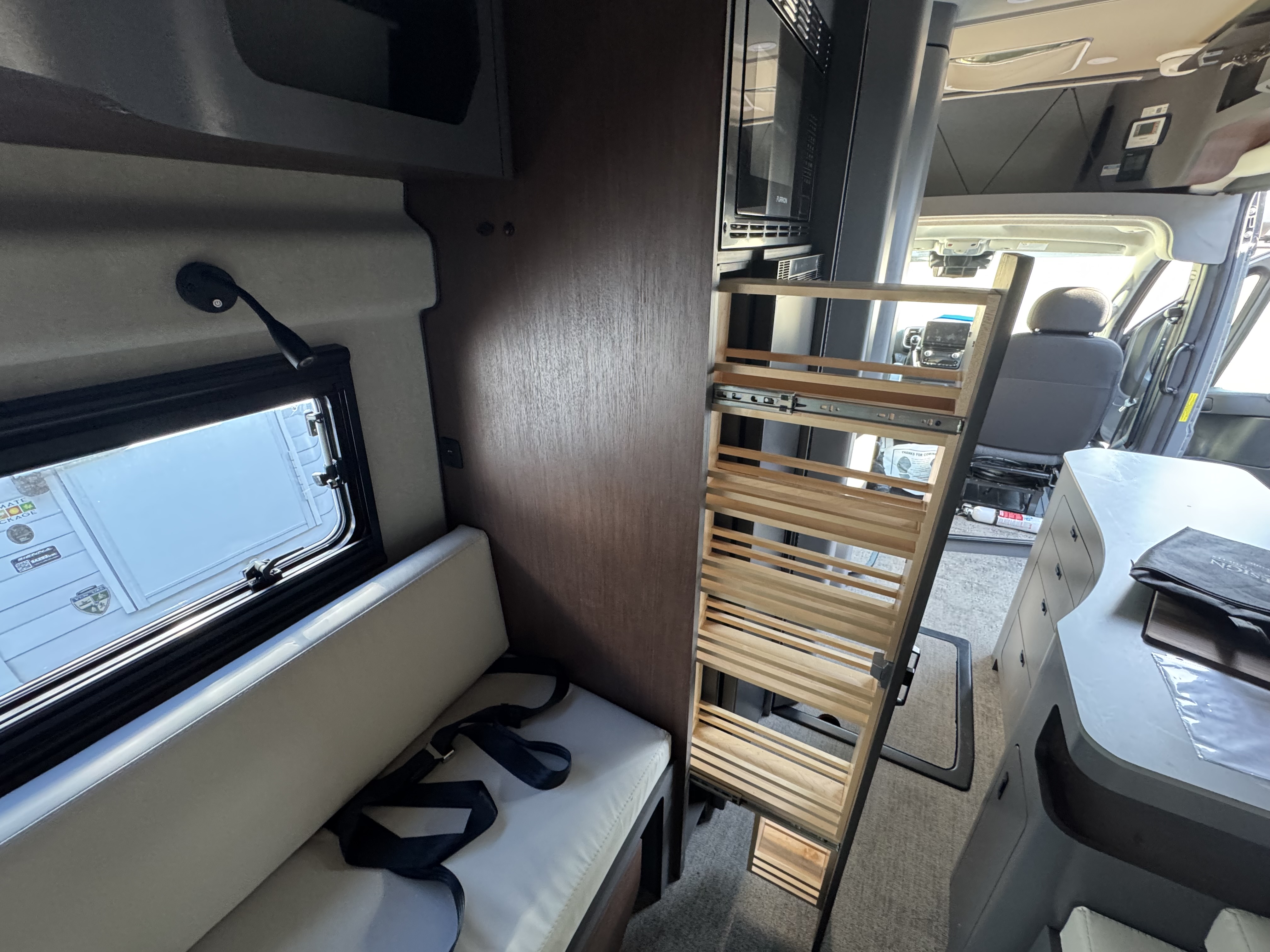 2027 GRAND DESIGN LINEAGE SERIESVP LVP2 - Image 17