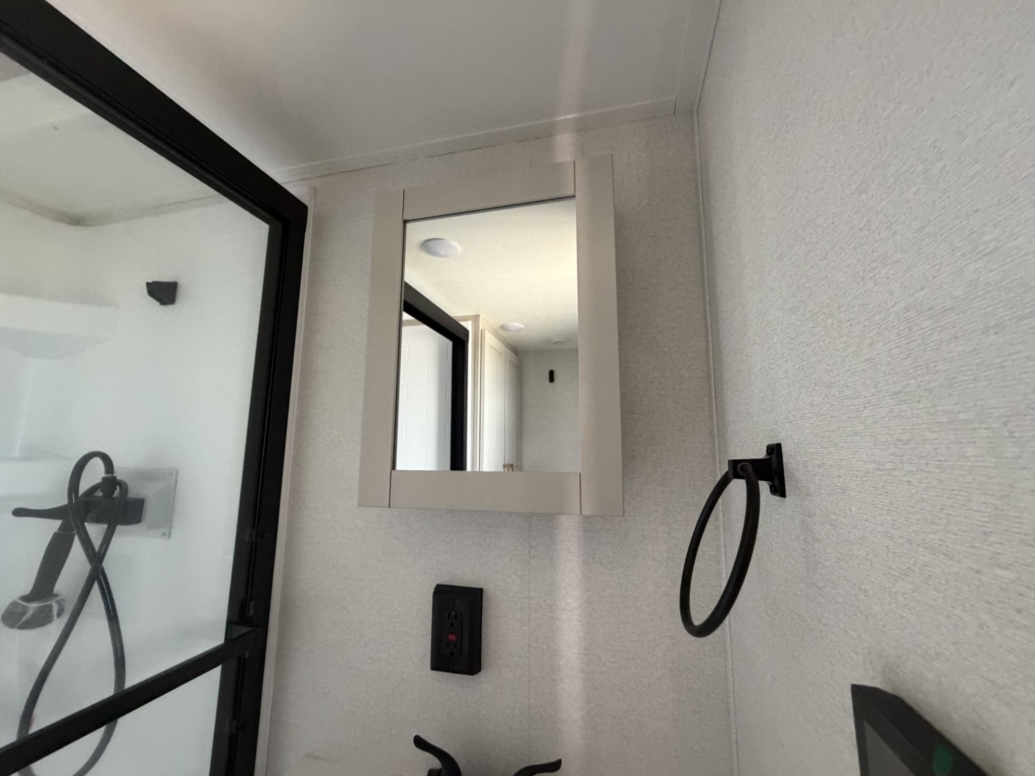 2027 JAYCO JAY FLIGHT BUNGALOW 404LOFT - Image 33