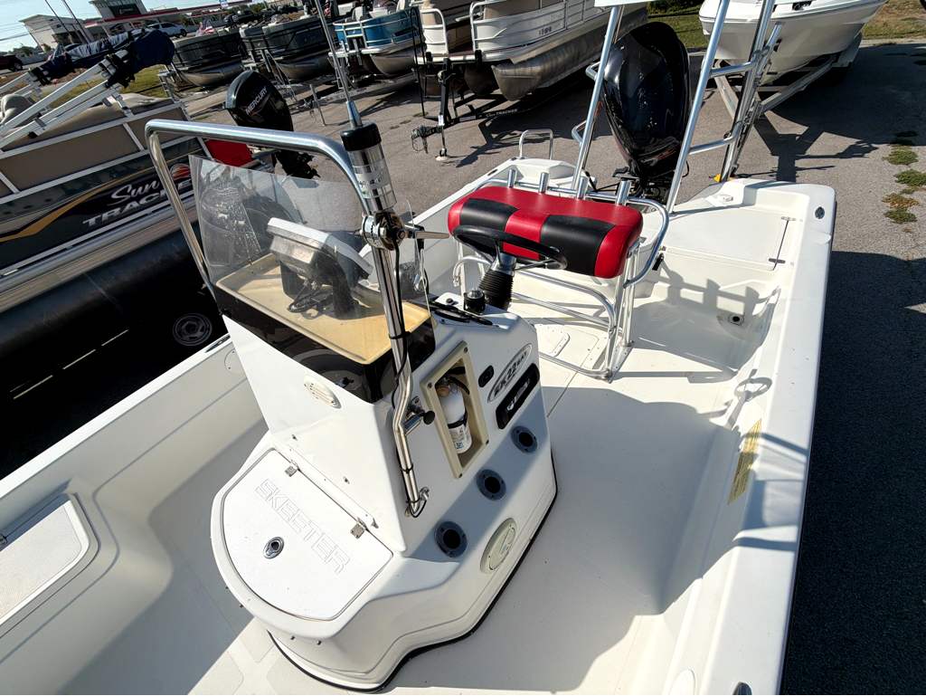 2005 SKEETER ZX22 BAY T - Image 8