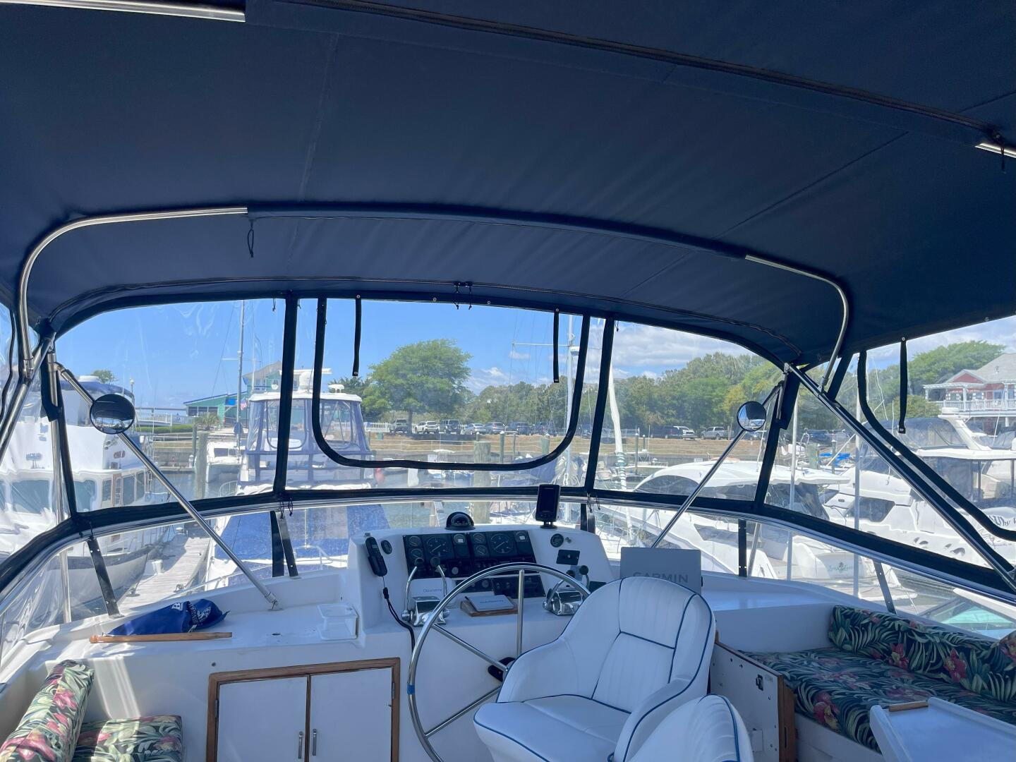 1990 Jefferson 43 Sundeck - Image 13
