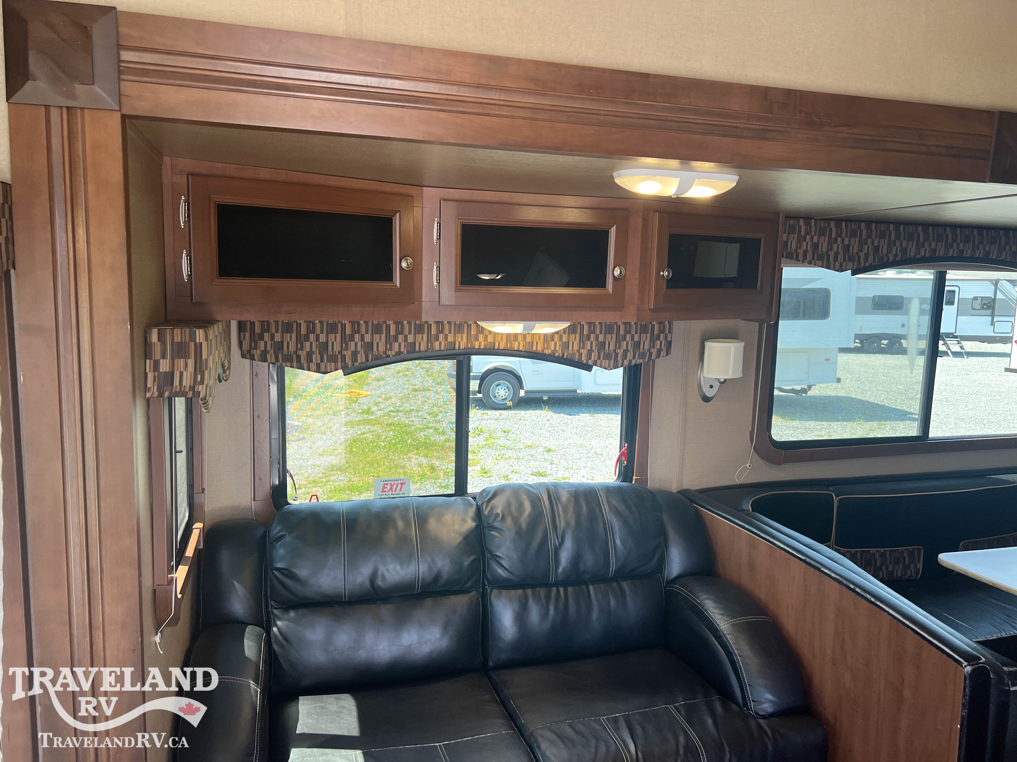 2014 Dutchmen Denali 2625RL Trail Edition - Image 11