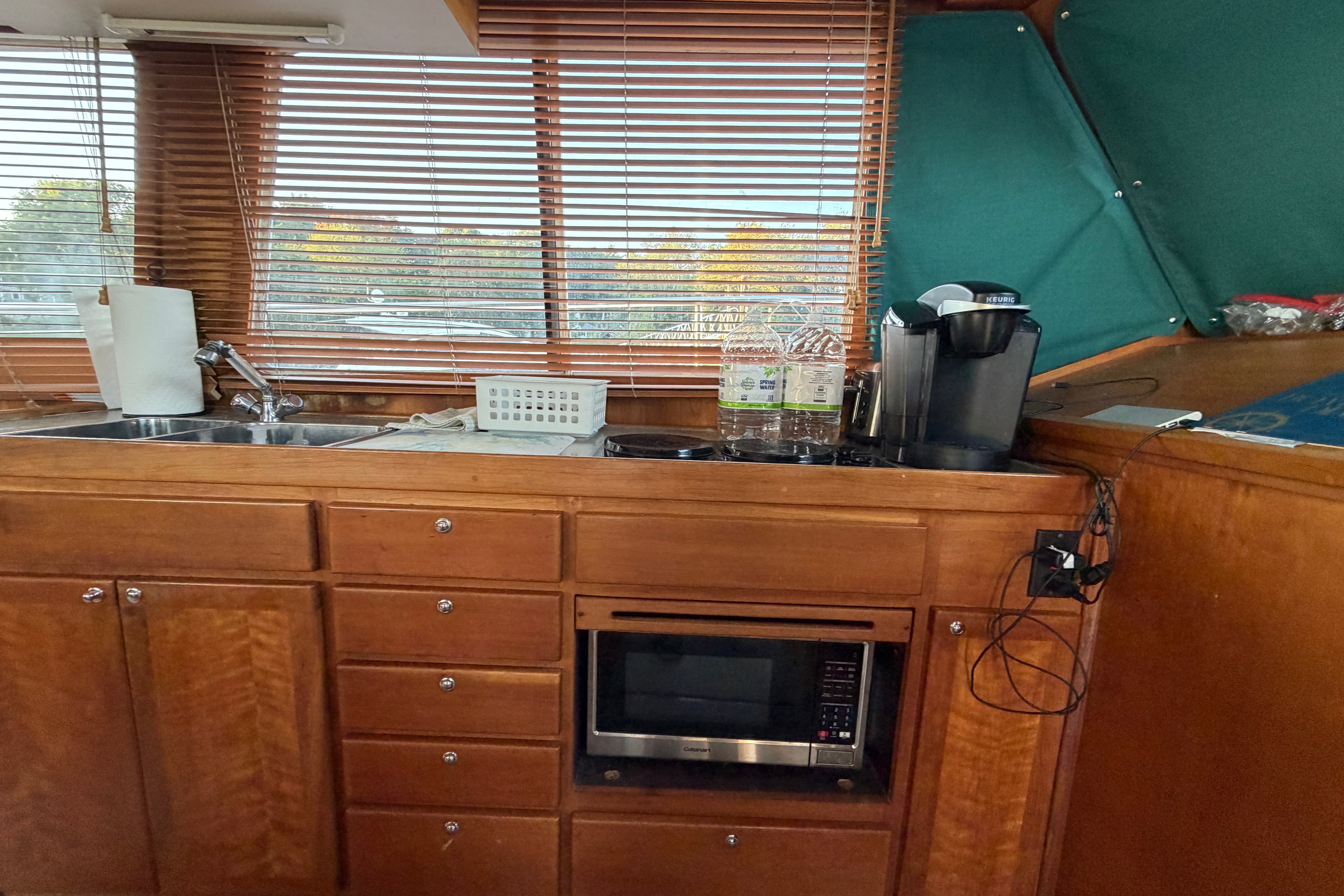 1998 Sabreline 36 AFT CABIN - Image 35