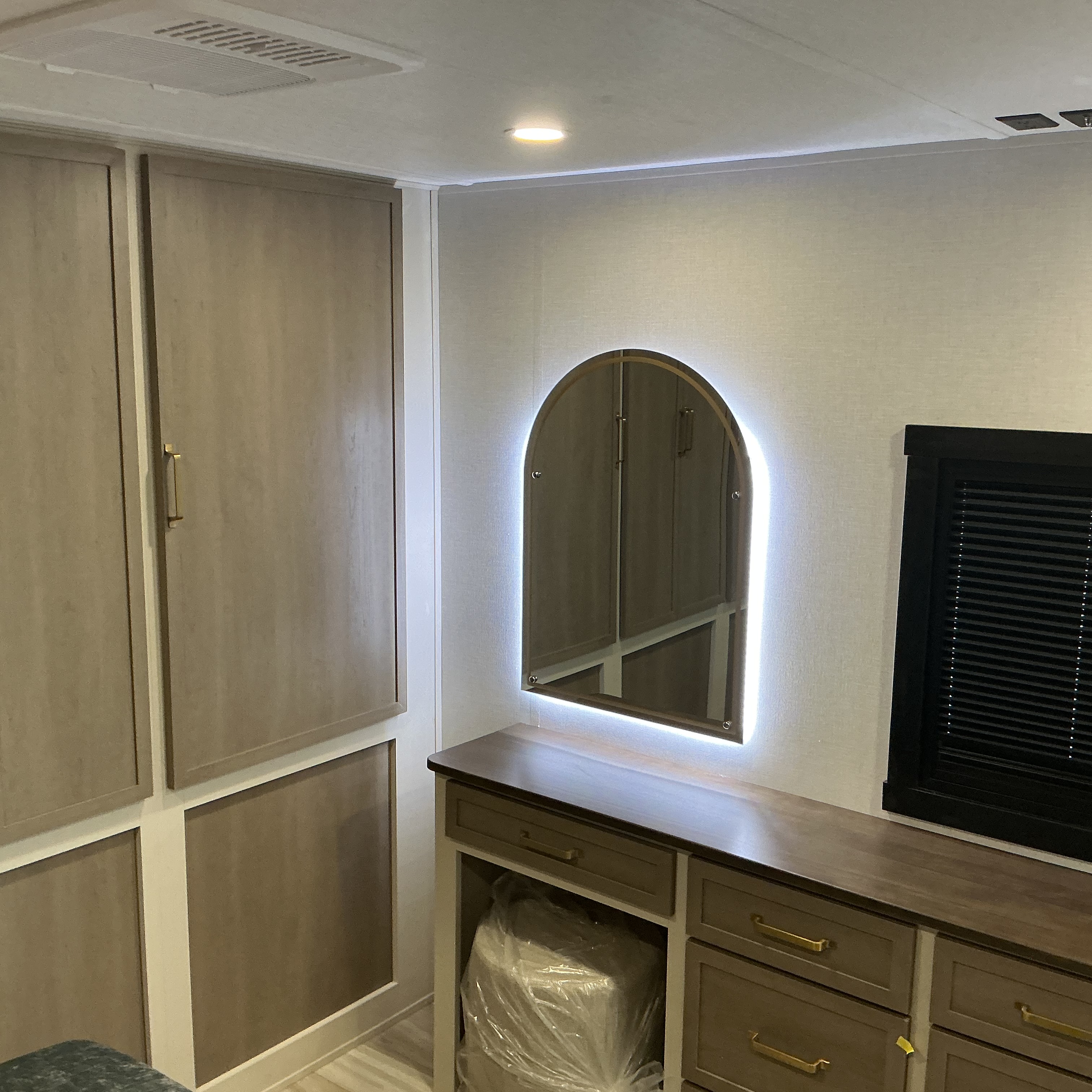 2026 FOREST RIVER 301FAM - Image 33