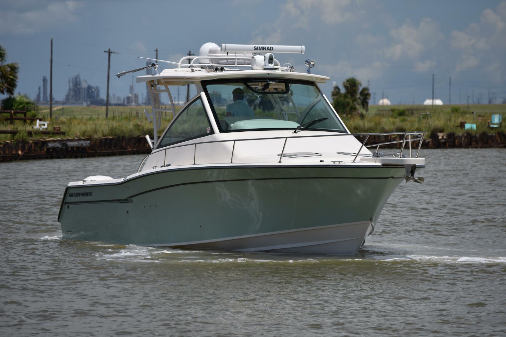 2016 Grady-White 330 Express - Image 60