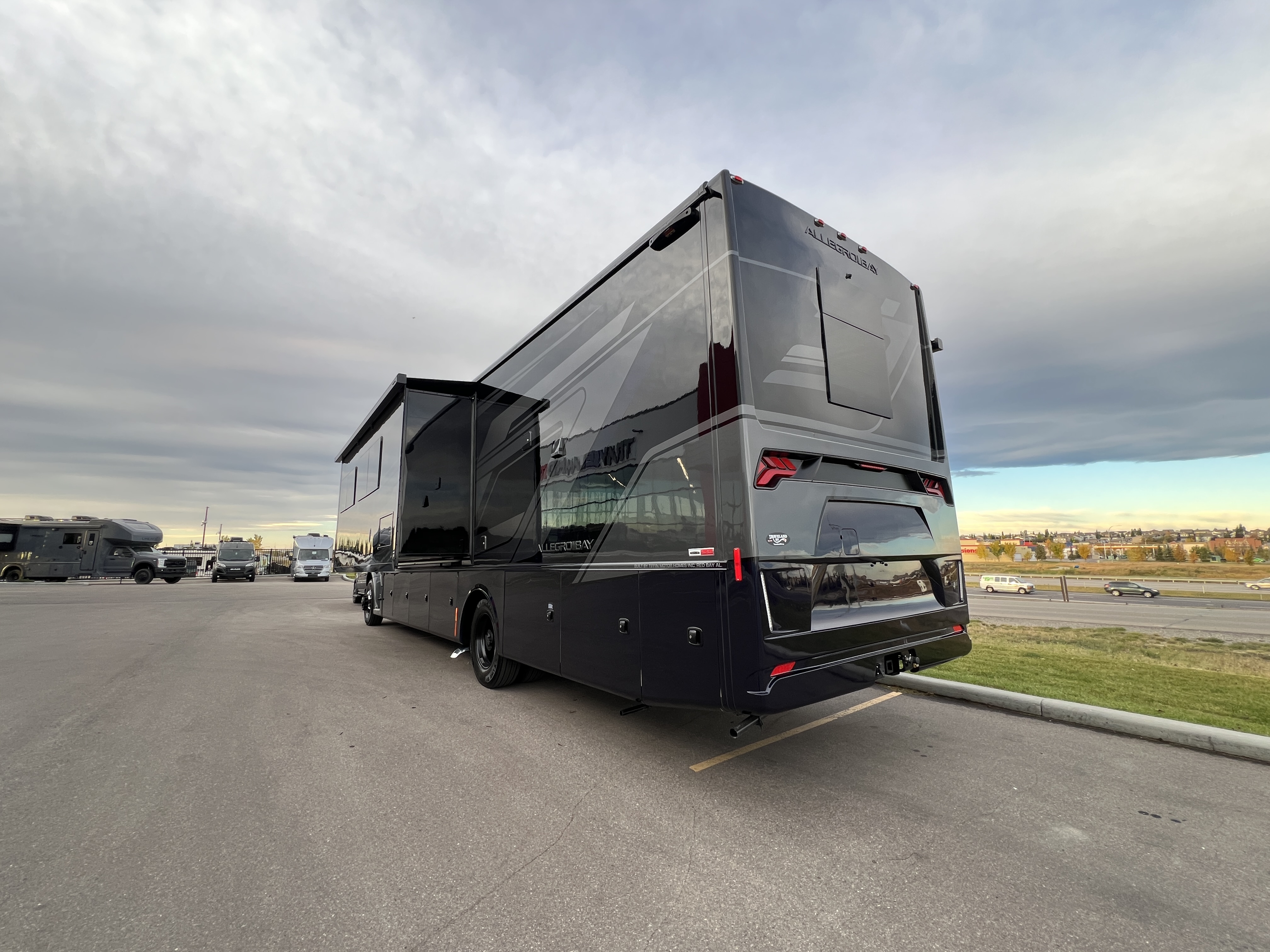 2027 Tiffin Allegro Bay 38 AB - Image 8
