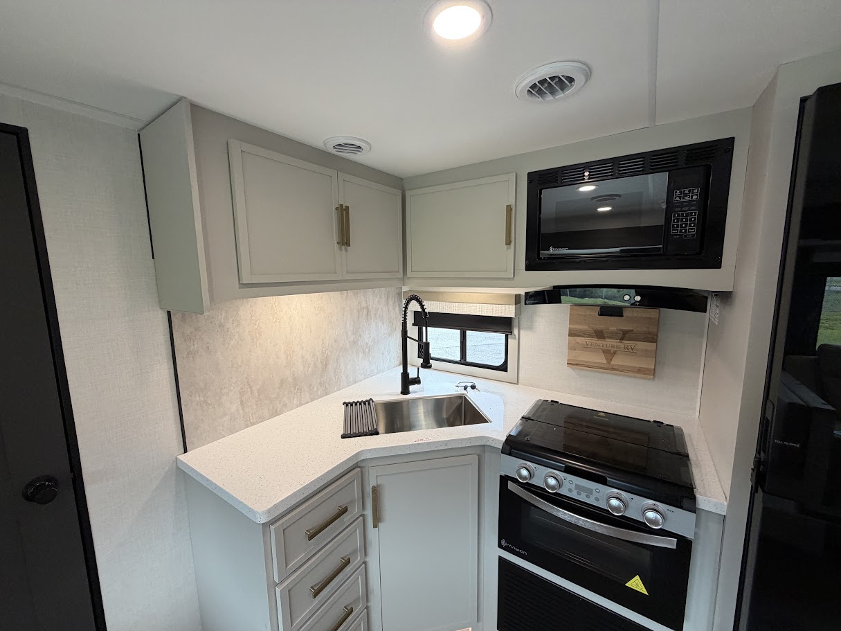 2027 VENTURE RV STRATUS 261VRB - Image 16